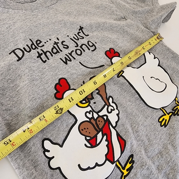 Men's Urban Pipeline "Dude That's just wrong" Chicken Tee Shirt - Picture 6 of 11